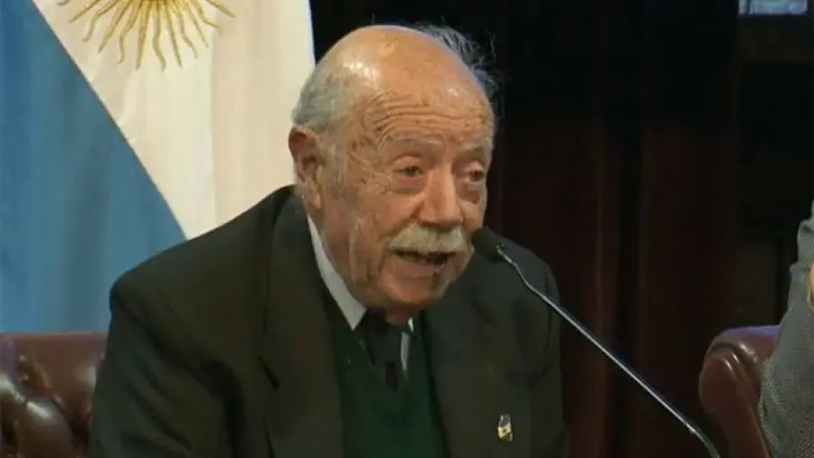 Adolfo Golz.
