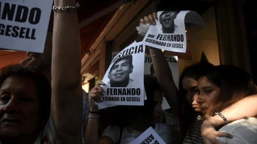 Asesinato y marcha