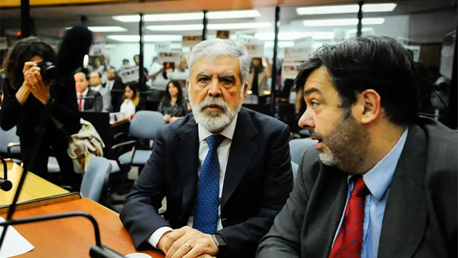 De Vido junto a Rusconi en el Inicio del juicio al diputado y ex ministro por la Tragedia Once en sala Amia los Tribunales federales Comodoro Py.