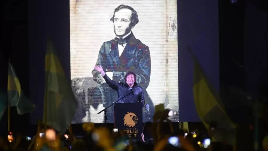 De la obra de Alberdi no surge el pensamiento anarco-capitalista y autoritario que expresa Milei.