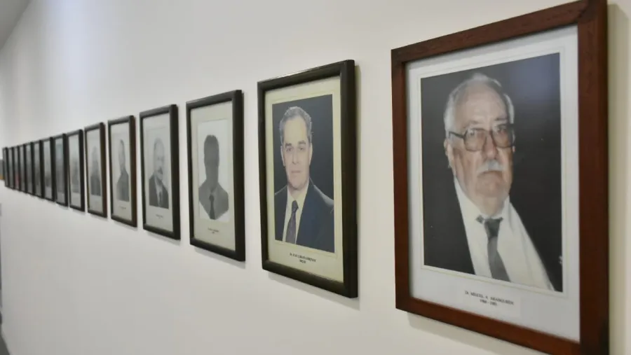 Incorporaron la imagen de Miguel Ángel Aranguren a la galería de expresidentes del STJ