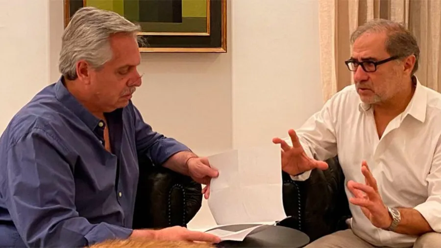 Alberto Fernández junto al embajador Jorge Argüello.
