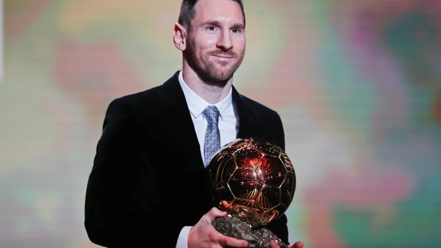 Balón de Oro: Messi, Álvarez, Lautaro y “Dibu” Martínez están entre los 30 nominados