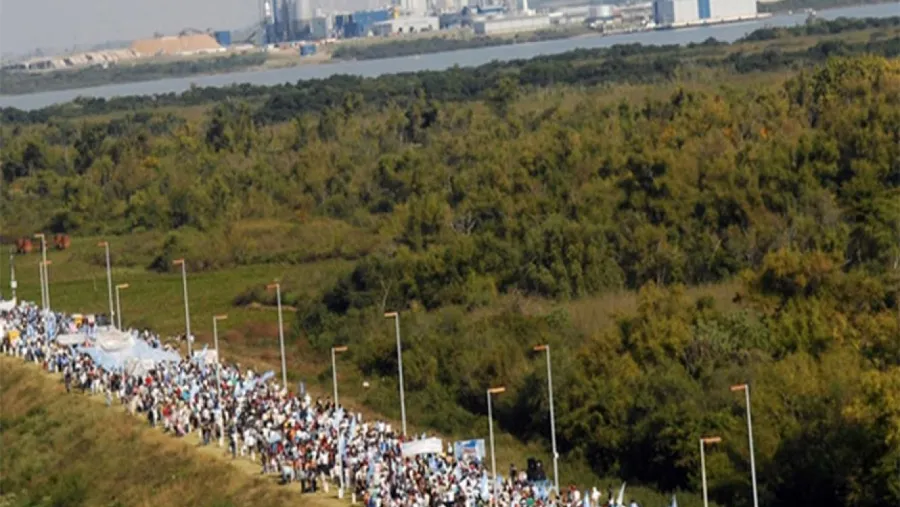 Botnia marcha al puente