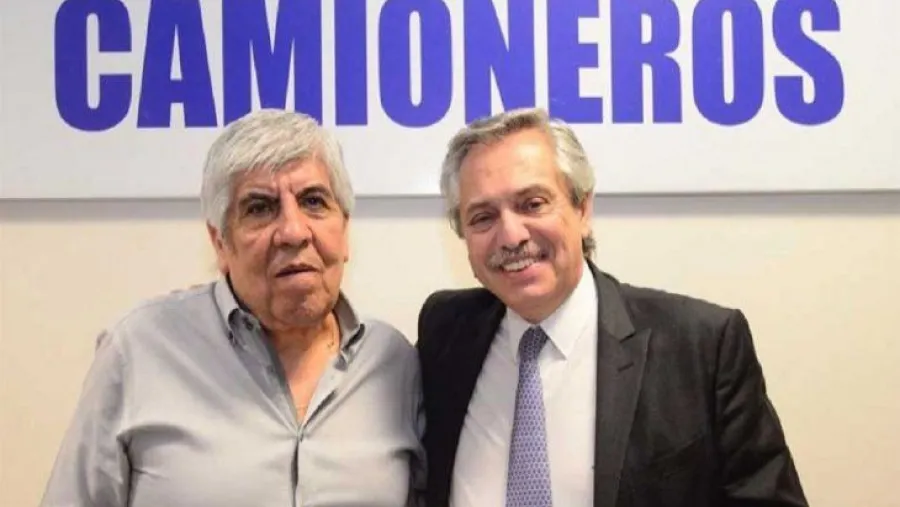 Alberto Fernández recibió a Hugo Moyano para hablar del acto del 17 de octubre