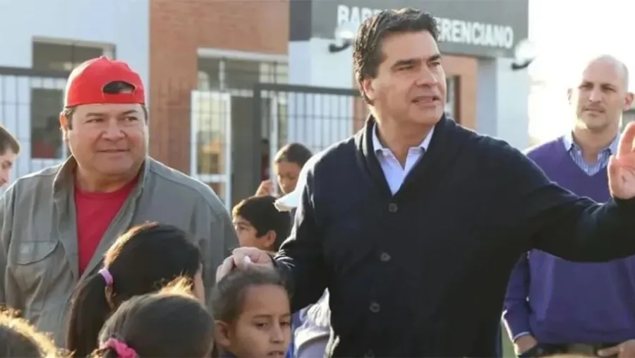 El gobernado de Chaco, Jorge Capitanich, y el líder piquetero Emerenciano Sena, salpicado por el femicidio de Cecilia.