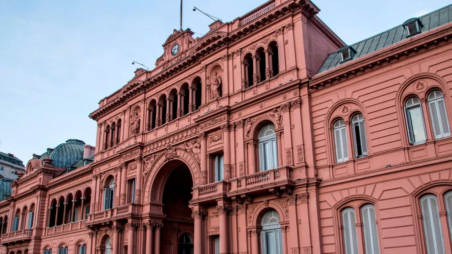 Ni vacunación, ni economía. La solución es Política