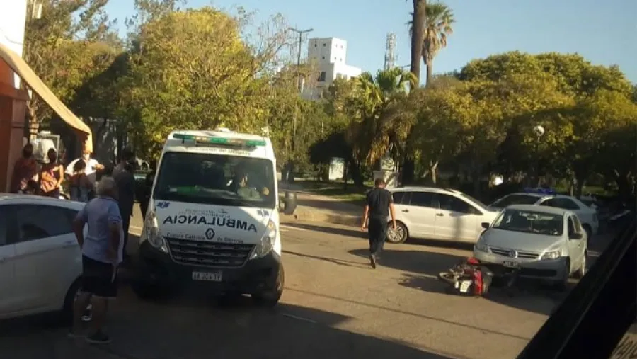 Una motociclista resultó lesionada en el choque con un auto en La Histórica