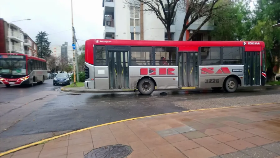 Por un corte en España y Peatonal San Martín colectivos cambiarán el recorrido