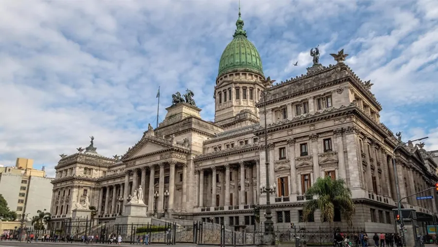 El Congreso repite lo peor de su historia.