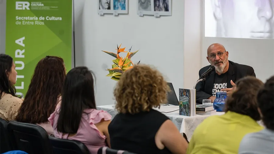 Américo Schvartzman presentó el libro “Siempre conmigo”, que registra la historia de las víctimas uruguayenses del terrorismo de Estado.