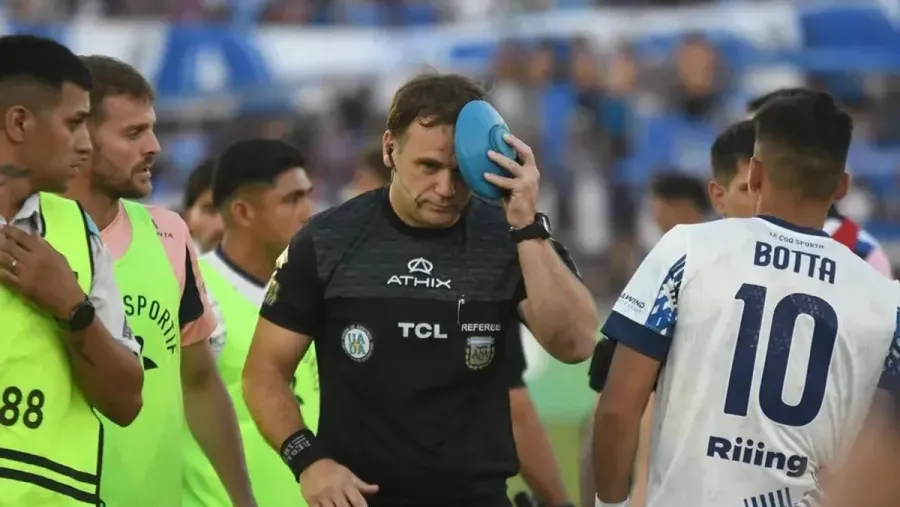 Godoy Cruz deberá pagar 50 millones de pesos por la agresión al juez de línea