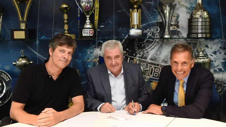 Miguel Russo fue presentado en Boca: “Ojalá me toque ganar la Copa Libertadores”