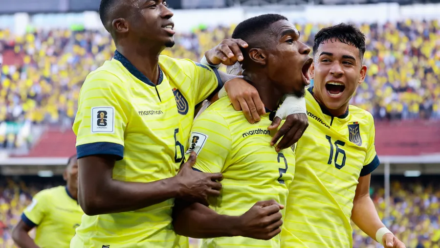 Ecuador lo dio vuelta y le propinó la primera derrota al Uruguay de Marcelo Bielsa