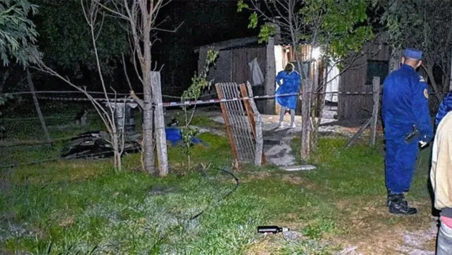 La víctima presentaba heridas de arma blanca. Su concubina fue localizada y detenida.