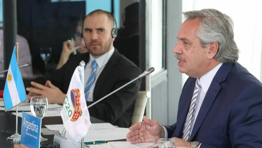 Alberto Fernández junto a Martín Guzmán