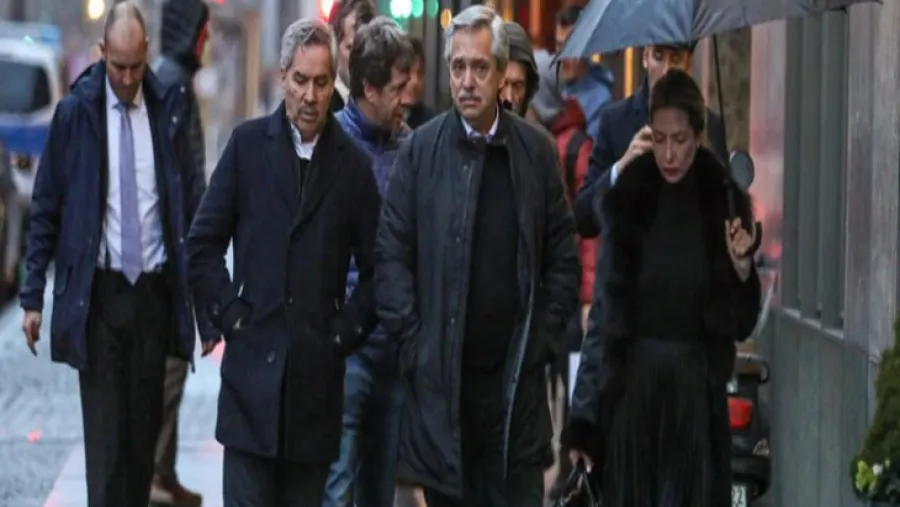 Alberto Fernández en Berlín, tras almorzar con su comitiva