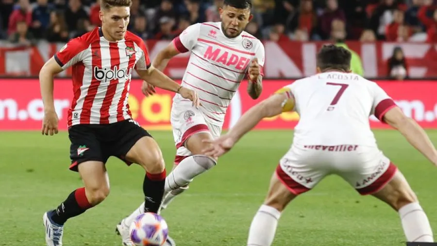 Estudiantes de La Plata goleó a Lanús, el próximo rival de Patronato