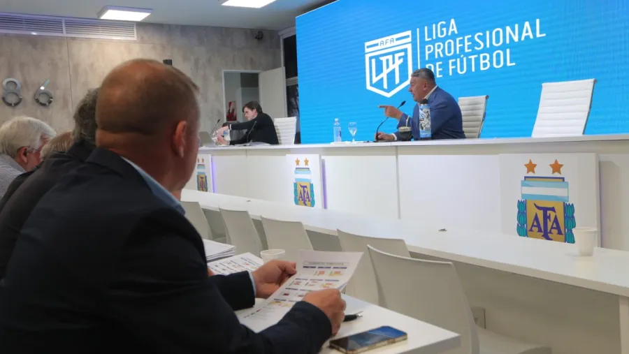En AFA analizan tres opciones para la próxima temporada; Patronato, expectante