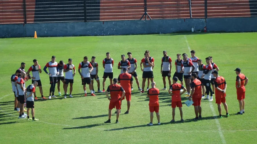 Iván Delfino incluyó a Valentín Pereyra y Axel Rodríguez entre los convocados de Patronato