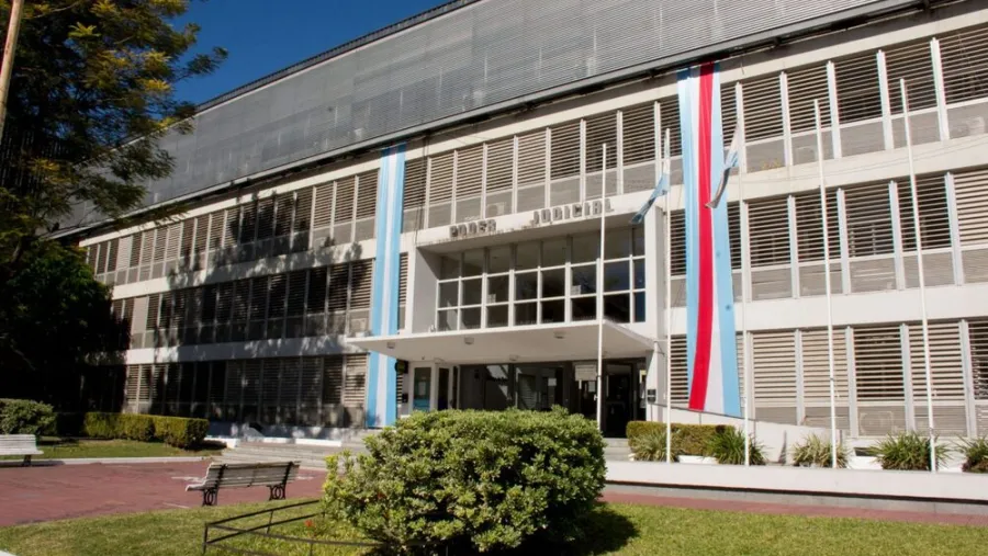 Una mujer fue declarada culpable este viernes por un jurado popular que la juzgó por el delito de Corrupción de menores reiterada, agravada, abuso sexual gravemente ultrajante. 
