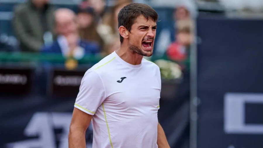Tenis: Navone y Etcheverry avanzaron a la segunda ronda de Roland Garros