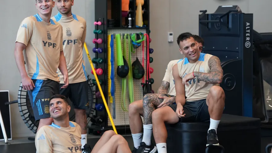 Fútbol: por un temporal, la selección argentina suspendió la práctica del miércoles