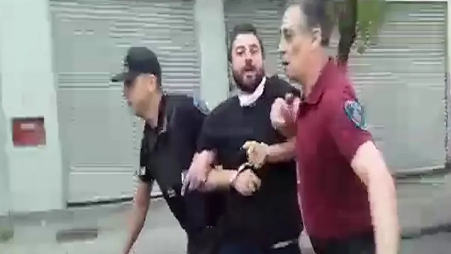 La policía porteña detuvo a Juan Grabois en el marco de una manifestación