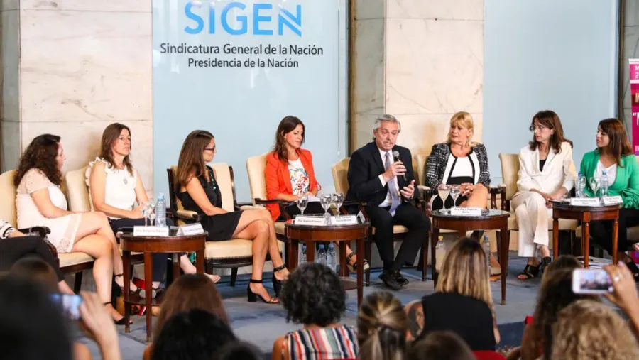 Fernández participó este miércoles de la actividad “Mujeres argentinas en el gobierno” 