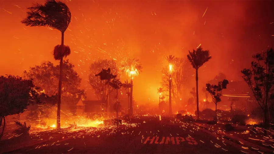 El incendio de Palisades arrasa un barrio en Los Ángeles, el 7 de enero.