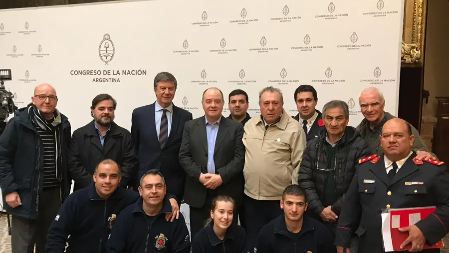 Monfort y bomberos