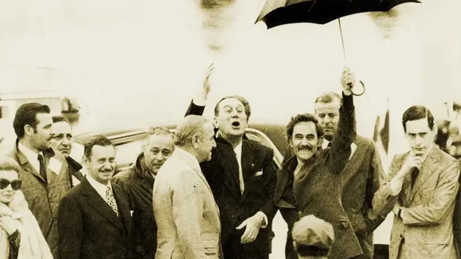 Perón en Ezeiza, junto a Rucci y Abal Medina.