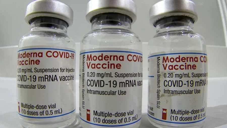 El Ministerio de Salud incluirá la vacuna de Moderna en el estudio de combinación de dosis