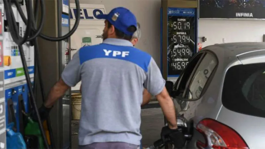 A partir de esta medianoche, las petroleras aumentarían los combustibles entre 5 por ciento y 6 por ciento.
