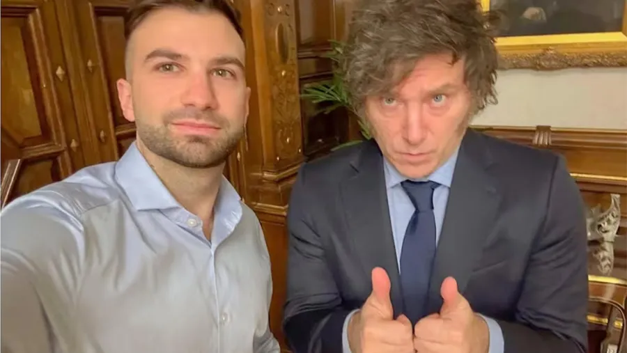 Mauricio Novelli y el Presidente Javier Milei.