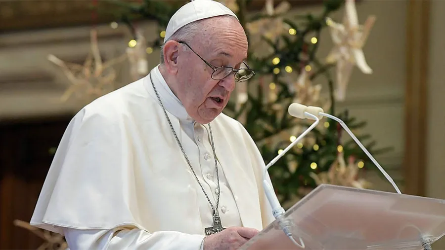 El Papa avisó de los riesgos de una comunicación social carente de controles.