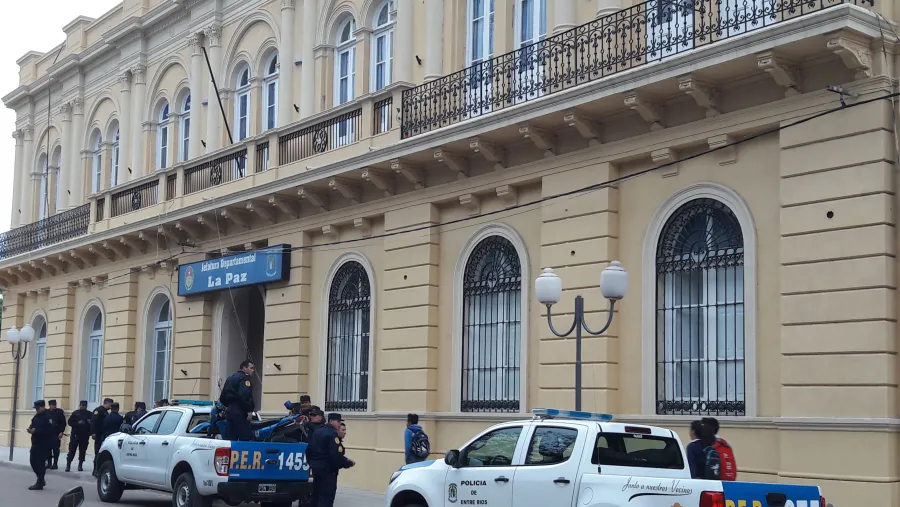 Policía