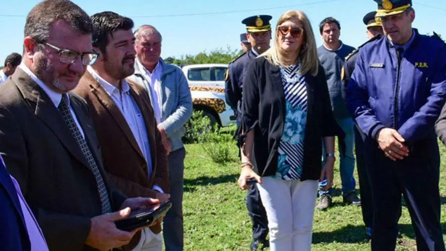La ministra de Gobierno se interesó en el protocolo que se aplica en Colonia Elía para controlar las fumigaciones con agrotóxicos. La experiencia podría replicarse en toda la provincia.
