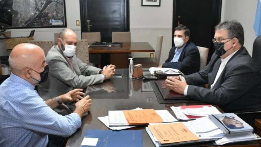 Francolini presentó al nuevo director de la radio municipal de Concordia