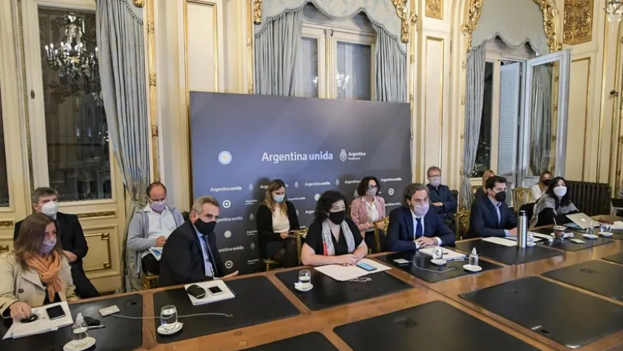 reunión con expertos médicos