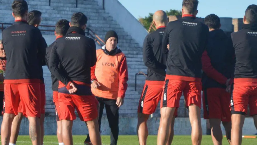 En Patronato, Miloc y Ávalos asoman entre los titulares para recibir a Boca