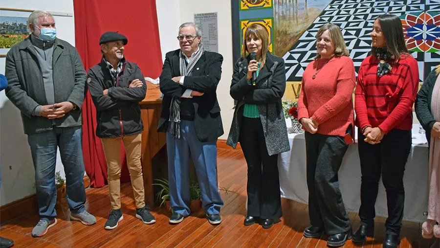Imagen de archivo de Sonia Velázquez en ocasión de un homenaje a César Etchart que se realizó en el salón del Honorable Concejo Deliberante de Victoria.