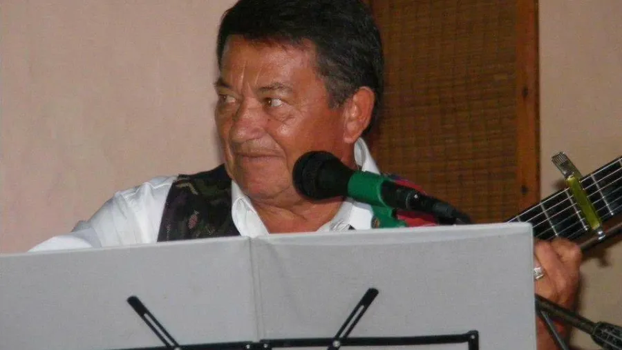 Tachuela González