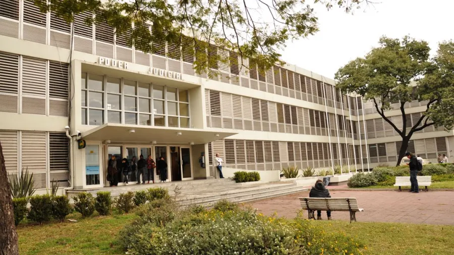 Tribunales