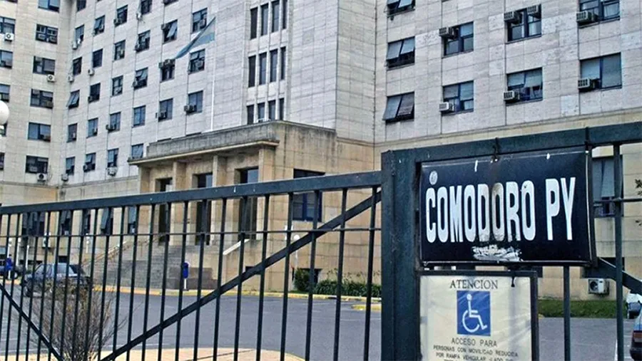 El Presidente reveló que había “instruido a las autoridades pertinentes para que formalmente inicien querella criminal”.