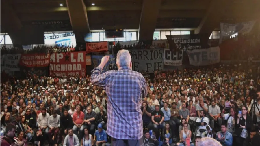 Esteban "Gringo" Castro, del Movimiento Evita, encabezará la nueva organización sindical