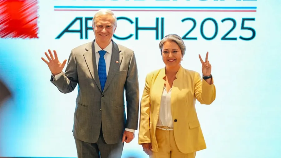 Imagen de archivo de José Antonio Kast y de Jeannette Jara.