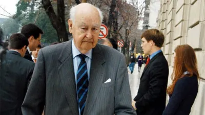Roberto Alemann falleció este viernes. Fue dos veces titular de la cartera económica, primero durante el gobierno de Frondizi y luego durante la dictadura cívico militar del ex presidente de facto Leopoldo Galtieri.
