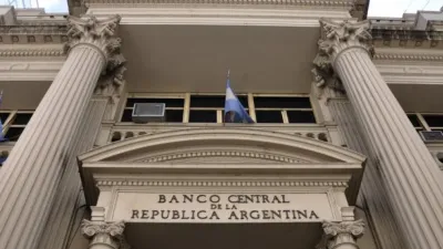 El Central flexibilizó las normas para la compra de dólares para los importadores