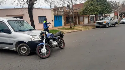 choque moto y utilitario 